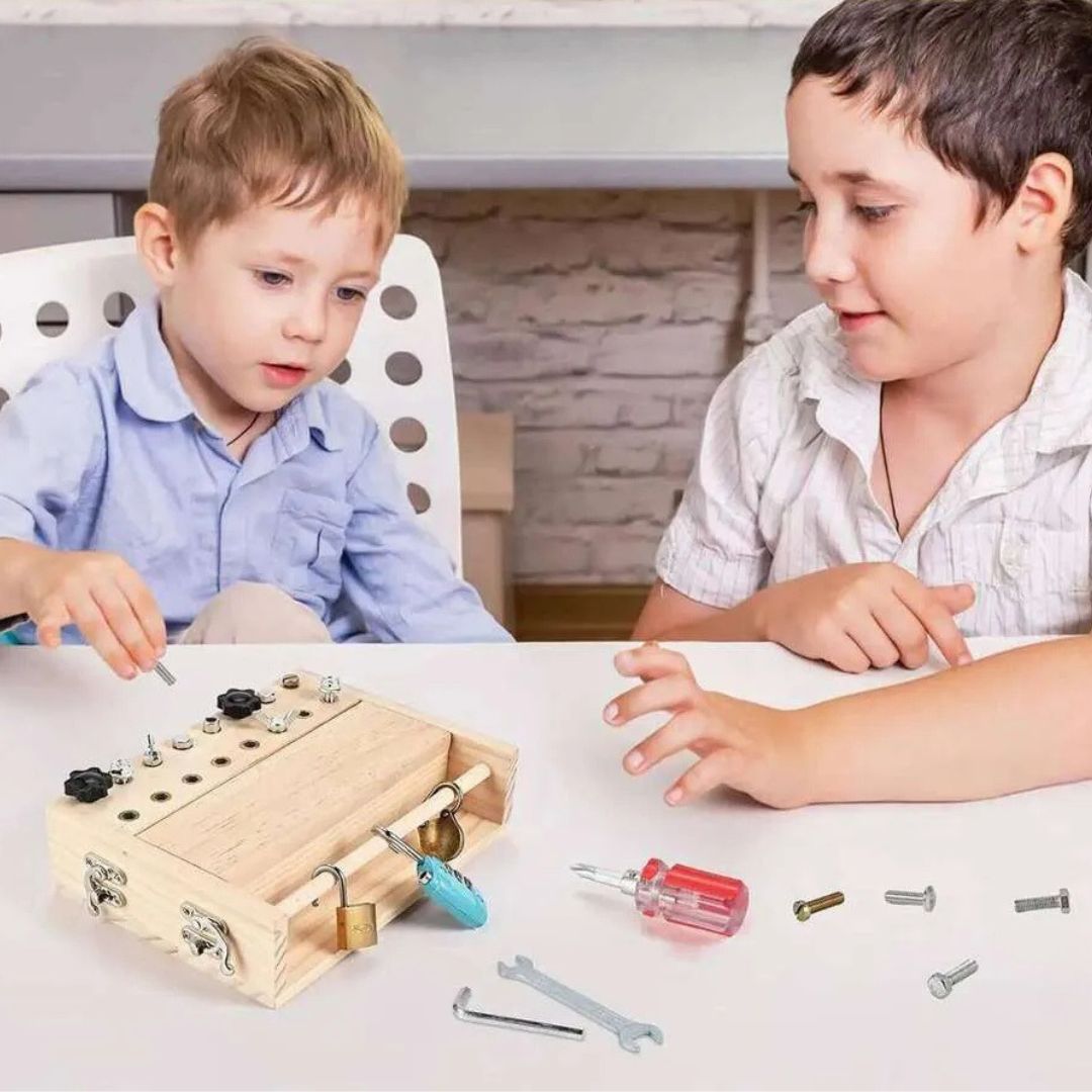 SchraubenSpaß - Montessori Werkzeug- und Schlossbrett