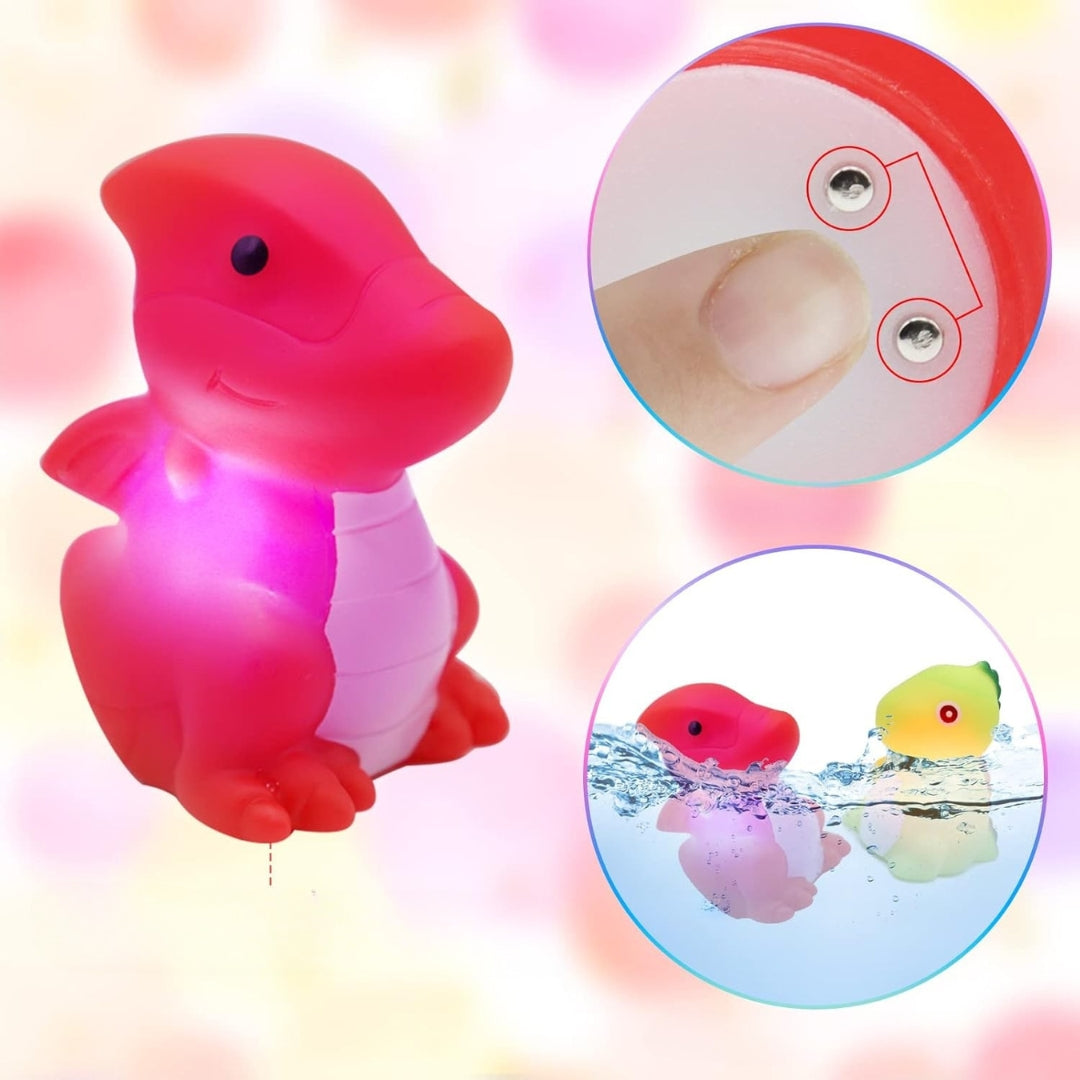 Leuchtende Dinosaurier für die Badewanne